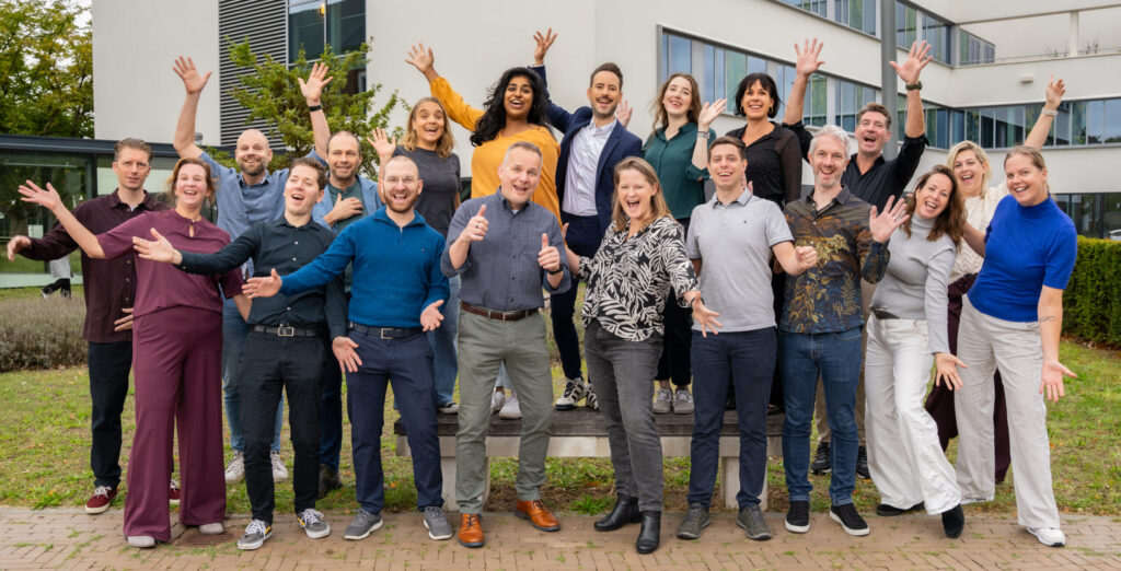 Vrolijke teamfoto van september 2025